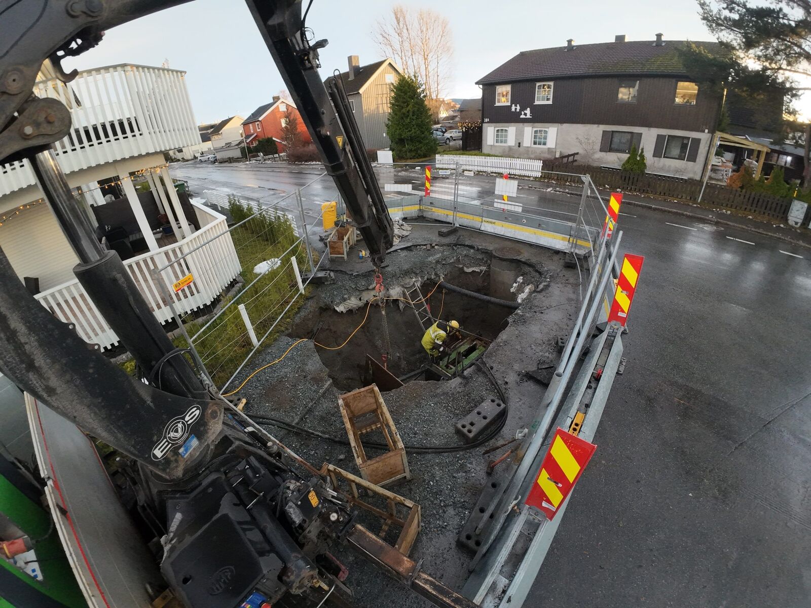 Arbeidsgrop med utstyr i boliggate